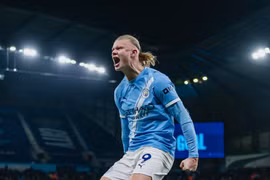 Điểm tin thể thao 8/2: Đại chiến Liverpool - Man City, công nhân xây dựng giành HCV đầu tiên Olympic mùa Đông 2026
