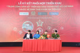Người dân TP.HCM háo hức trải nghiệm hàng loạt dịch vụ thiết thực tại Trạm Công dân số, hoàn toàn miễn phí ngay dưới chân nhà