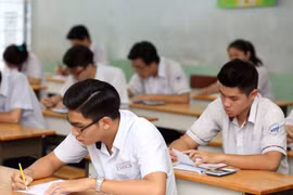 Áp lực thi cử giữa nắng nóng: Làm sao để sĩ tử không đuối sức?