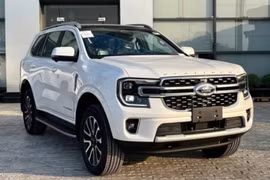 Ford Everest 2026 máy xăng lộ diện tại Việt Nam, dự kiếp sắp ra mắt