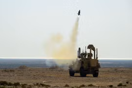 Mỹ tấn công hàng chục mục tiêu của IS ở Syria để trả đũa vụ phục kích