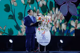 Sắc trắng tinh khôi của hoa ban tựa như khí chất của con người vùng cao Tây Bắc