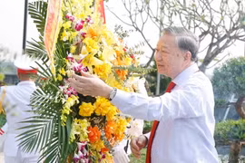 Tổng Bí thư, Chủ tịch nước Tô Lâm dâng hương tưởng niệm Tổng Bí thư Hà Huy Tập