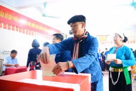 Sắc màu dân tộc hòa nhịp ngày bầu cử giữa lòng Thủ đô Hà Nội