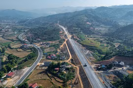 Khai thác tạm một phần cao tốc Hữu Nghị - Chi Lăng