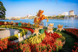Rực rỡ sắc xuân ở thành phố Huế