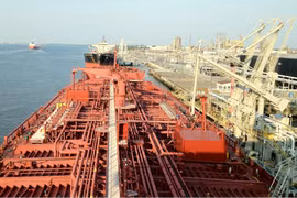 Trung Quốc đề nghị Iran bảo đảm an toàn dòng chảy dầu qua eo biển Hormuz