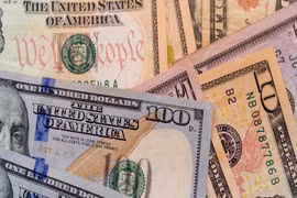 Đồng USD suy yếu nhẹ giữa biến động toàn cầu