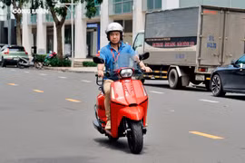 Đánh giá Lambretta X300: Chất cổ điển trong ‘tấm áo’ thời thượng