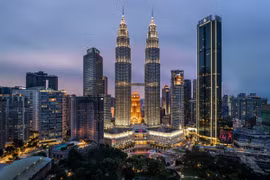 Malaysia áp dụng làm việc tại nhà để tiết kiệm năng lượng