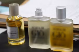 Cặp vợ chồng tại Cần Thơ lập doanh nghiệp sản xuất nước hoa nhái thương hiệu Dior, Chanel