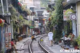 Phố cà phê đường tàu có thể không còn tàu khách chạy qua?