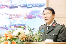 Đại tướng Lương Tam Quang tiếp xúc với cử tri tỉnh Hưng Yên