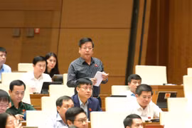 Đề xuất mở rộng ủy quyền ký giấy tờ hộ tịch và quy định chặt chẽ vấn đề liên quan quốc tịch
