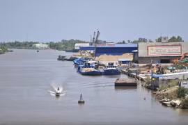Sửa đổi quy định đóng bến cảng, cắt giảm điều kiện kinh doanh vận tải biển