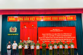 Bộ Công an thưởng nóng cho các tập thể, cá nhân trong chuyên án bắt giữ 2 đối tượng cướp ngân hàng