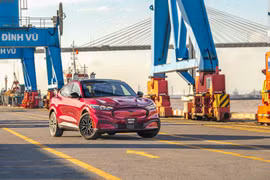 Chi phí lăn bánh Ford Mustang Mach-E sau cú giảm giá niêm yết gây sốc