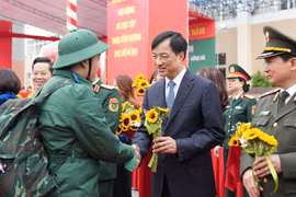 Hơn 4.700 thanh niên Thủ đô nô nức lên đường nhập ngũ