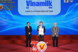 Vinamilk 30 năm liên tiếp được vinh danh Hàng Việt Nam chất lượng cao