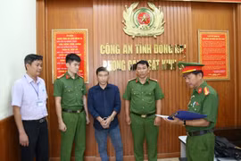 Khởi tố 2 đối tượng "bức tử" môi trường bằng 567 tấn da bò thối