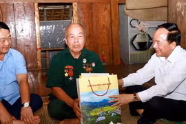 Trưởng ban Tuyên giáo và Dân vận Trung ương Trịnh Văn Quyết thăm, tri ân gia đình chính sách tại Tuyên Quang