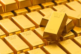 Giá dầu tăng vọt, giá vàng thế giới giảm khi xung đột với Iran mở rộng