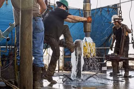 Vì sao nhà sản xuất dầu hàng đầu như Mỹ cũng muốn dầu của Venezuela?