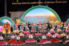 Mù Cang Chải tưng bừng trong ‘Vũ điệu khèn hoa’