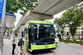 Xe buýt điện dần 'lên ngôi': Từ lựa chọn thử nghiệm đến thói quen di chuyển mới