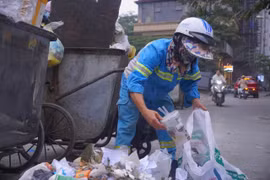 Hà Nội siết chặt quản lý rác thải, thí điểm thu gom từ 20h mỗi ngày
