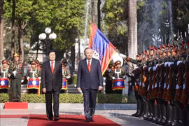 Lễ đón trọng thể Tổng Bí thư Tô Lâm tại thủ đô Viêng Chăn (Lào)