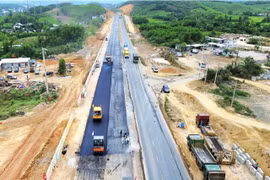 Thủ tướng yêu cầu tuyệt đối không để tình trạng 'khởi công xong để đó' các dự án chào mừng Đại hội Đảng XIV