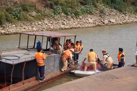 Vụ chìm tàu hút cát tại Phú Thọ: Đã tìm thấy 1 nạn nhân