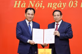 Trao quyết định bổ nhiệm ông Trịnh Việt Hùng giữ chức Thứ trưởng Thường trực Bộ Nông nghiệp và Môi trường