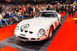 Siêu phẩm Ferrari 250 GTO được bán với giá 38,5 triệu USD tại Mecum