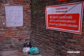 Hà Nội: Có camera nhưng rác thải vẫn chất đống từ sáng đến tối