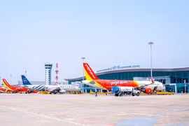Bộ Xây dựng đang xem xét tăng trần giá vé máy bay