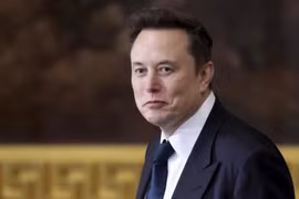 Elon Musk kết thúc năm 2025 với khối tài sản 726 tỷ USD vượt giá trị cả một quốc gia
