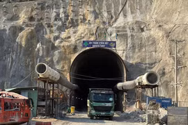 EVN đẩy nhanh tiến độ các công trình trọng điểm để tăng nguồn cung điện
