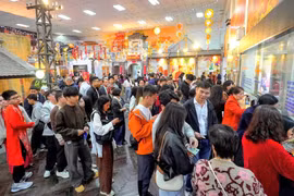 Hà Nội thu hút gần 594 nghìn lượt khách dịp Tết Bính Ngọ 2026