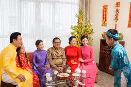 Lời chúc Tết - nét đẹp bền bỉ qua bao thế hệ người Việt