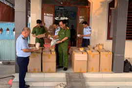 Phát hiện cơ sở sản xuất, kinh doanh kem trộn "3 không" mỗi ngày bán hàng trăm đơn