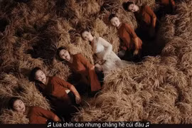 Đổi lời ca khúc 'Người Việt mình thương nhau' trong đêm nhạc 'Âm vang Tổ quốc'