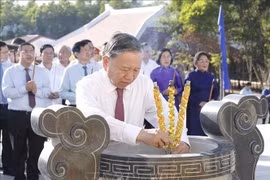 Tổng Bí thư dâng hương tại Khu di tích lịch sử văn hoá Bầu Rong, tỉnh Tây Ninh