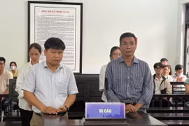 Nguyên Giám đốc CDC Huế lĩnh án tù vì tội “xé rào” mua vắc xin