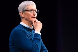 Tim Cook gây sốc khi gọi khách hàng Apple là “điên rồ”