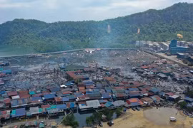 Cháy lớn khiến gần 1.000 ngôi nhà bị thiêu rụi ở Malaysia