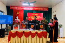 Cử tri Cao Bằng nô nức đi bầu cử, gửi trọn niềm tin qua từng lá phiếu