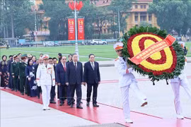 Lãnh đạo Đảng, Nhà nước vào Lăng viếng Chủ tịch Hồ Chí Minh