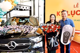 Phân bón Cà Mau trao thưởng Mercedes- Benz vinh danh đại lý đạt kỷ lục sản lượng tiêu thụ NPK Cà Mau